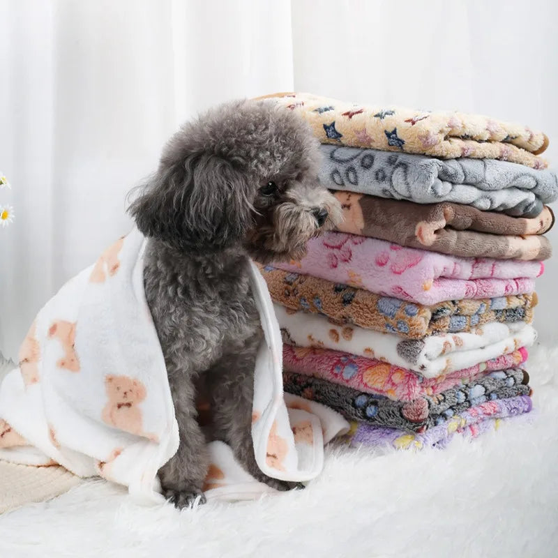 Soft Fluffy High Quality Pet Blanket Flannel Dog Sleeping Blanket Warm Comfortable Blanket for Cat Dog