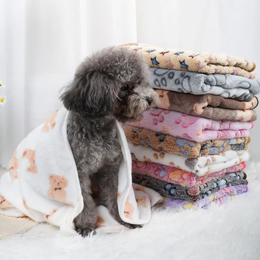 Soft Fluffy High Quality Pet Blanket Flannel Dog Sleeping Blanket Warm Comfortable Blanket for Cat Dog