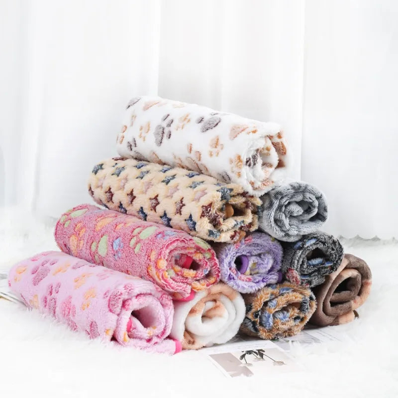 Soft Fluffy High Quality Pet Blanket Flannel Dog Sleeping Blanket Warm Comfortable Blanket for Cat Dog